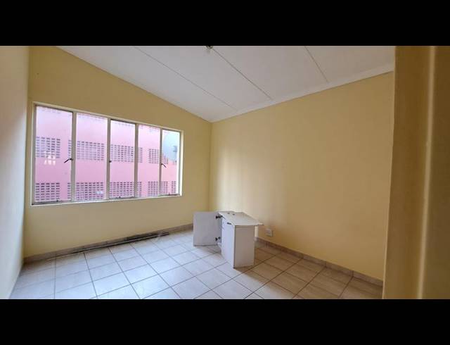 18 BEDROOM APARTMENT FOR SALE IN OVERPORT
